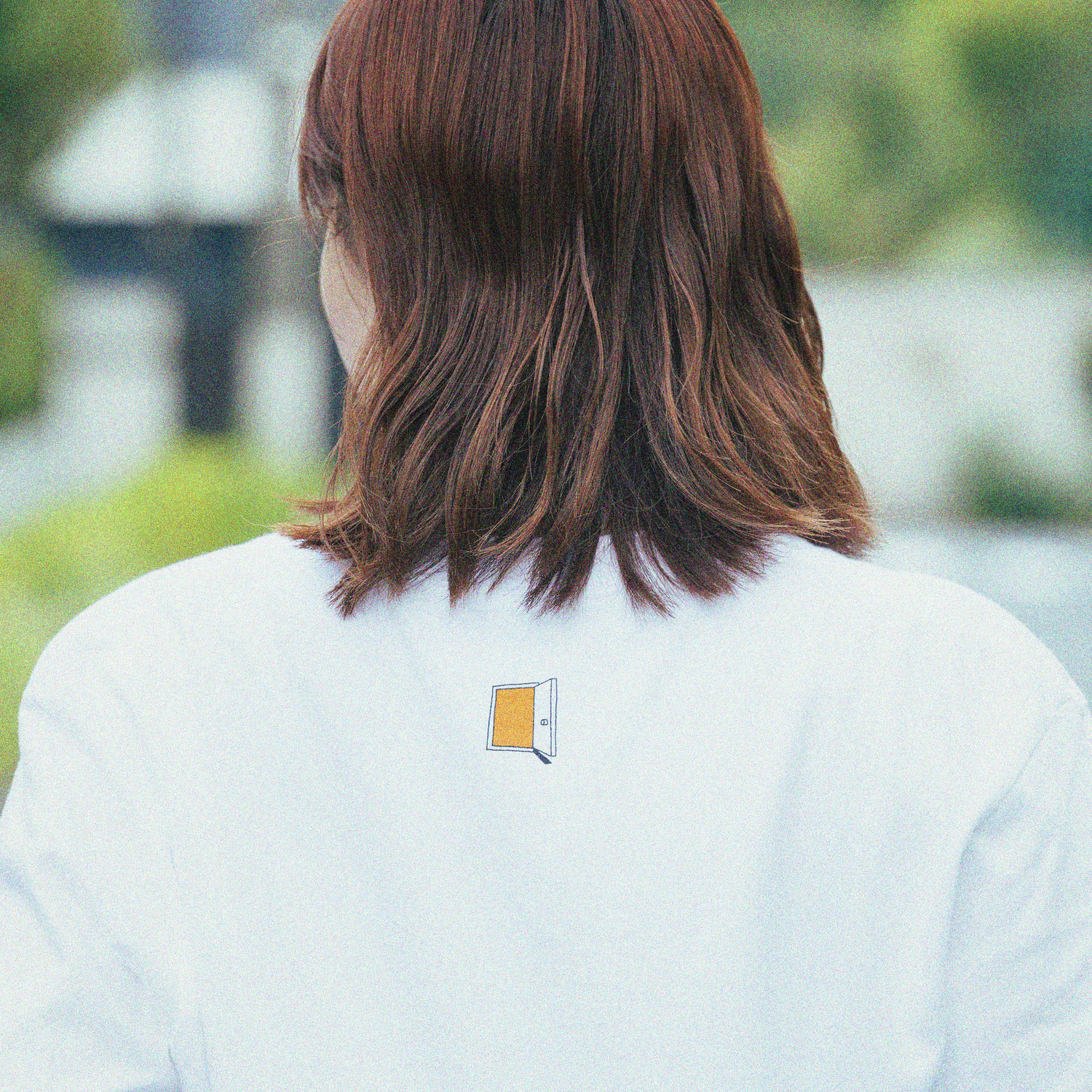 “knock, knock, knock” Graphic Tee 